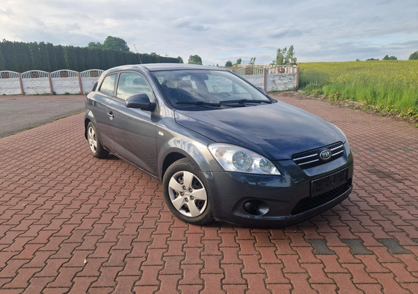 Mazda 3 cena 13900 przebieg: 179000, rok produkcji 2010 z Bodzentyn małe 154